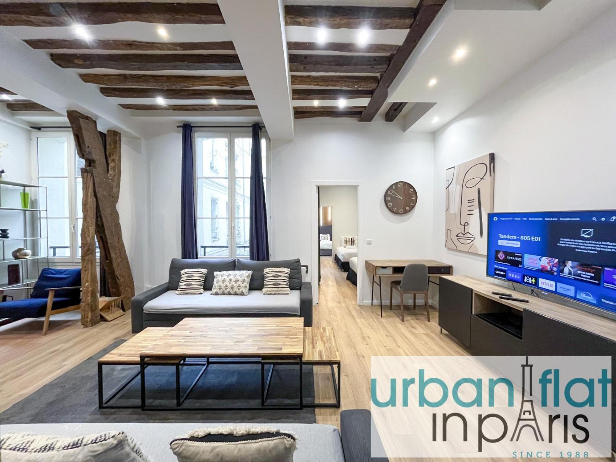 67 - Amazing Parisian Flat Parijs